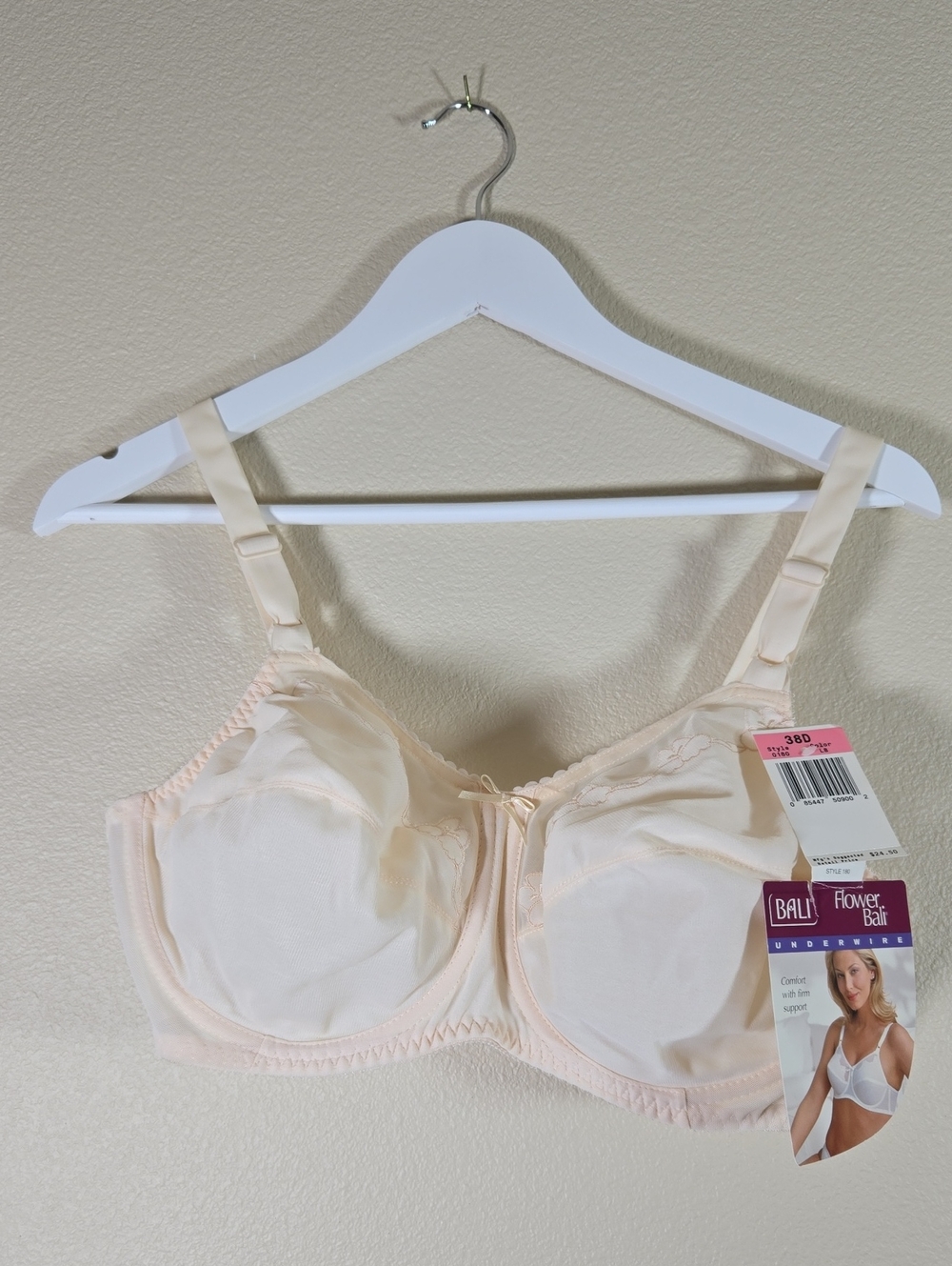Bali Underwire Bra With Firm Support.  38D.  Style 180.  NWT.